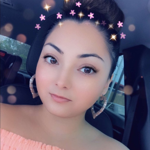 Meet your Posher, Priscilla - Picture 1 of 1